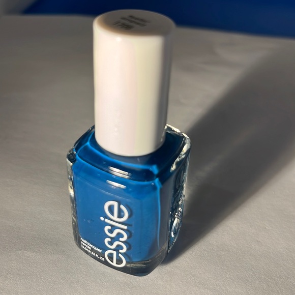 essie Other - ESSIE NAIL COLOR FEELIN' AMPED 0.46oz